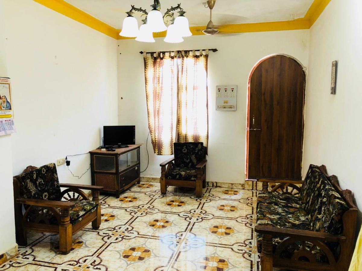 Blue Waves Guest House Calangute Exterior foto